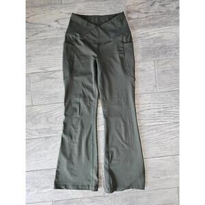 Girls Baleaf Legging Pants GYM Wide Flair Legs Size Medium Green Pockets Jegging